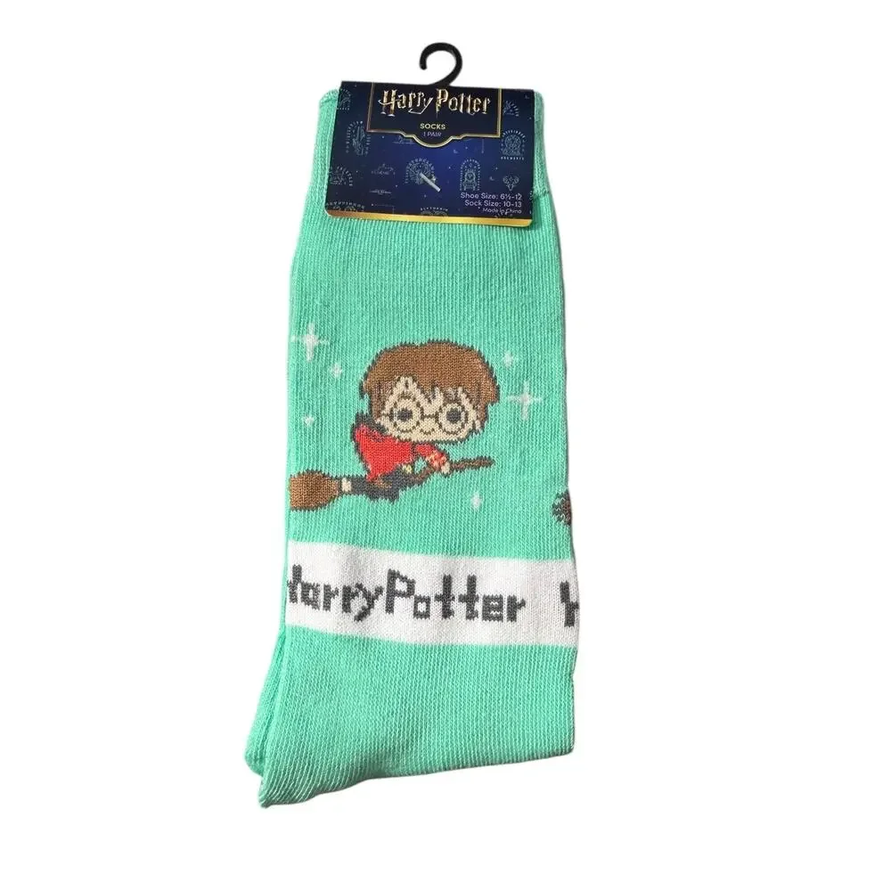 Harry Potter Flying On A Broom Crew Socks Size 6.5-12